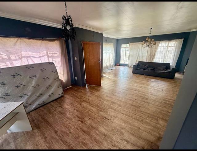 4 BEDROOM HOUSE FOR SALE IN VANDERBIJLPARK SE 7